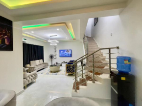 3 Bedrooms with 2 living rooms